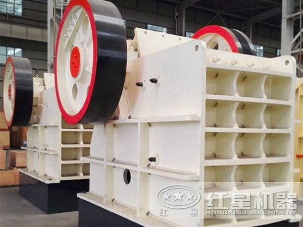 69石頭顎破機(jī)，產(chǎn)量為50-160t/h