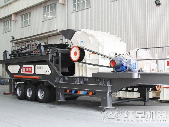 移動式細碎機能夠?qū)Σ煌捕鹊奈锪线M行細碎加工，效能高節(jié)能
