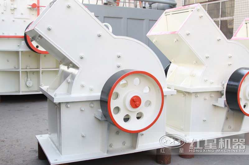 錘式破碎機占地面積小，方便移動